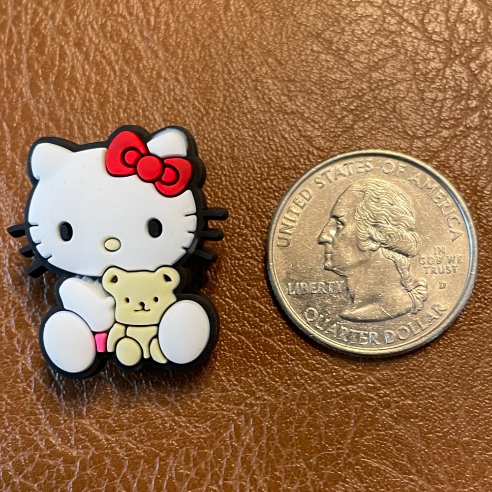 Hello Kitty With Bear Croc Charm - Picture 4 of 4